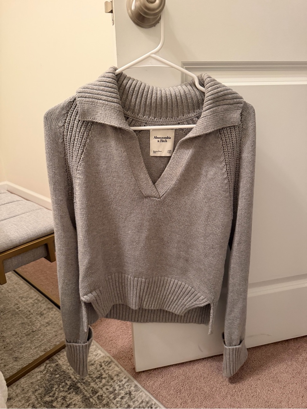 Abercrombie & Fitch Gray Ribbed Collared V‑Neck Sweater